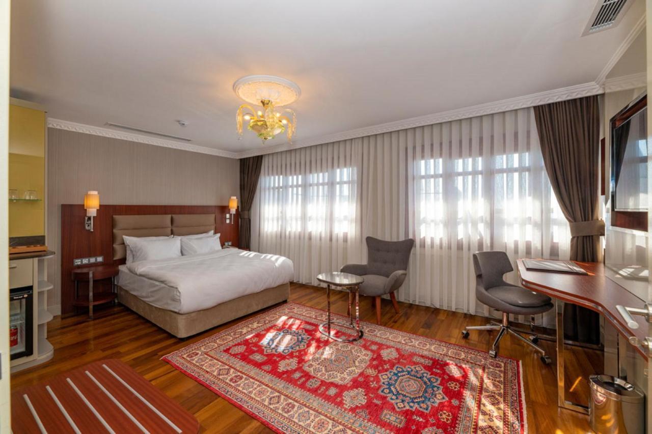 Blue Gilroy Otel 3*